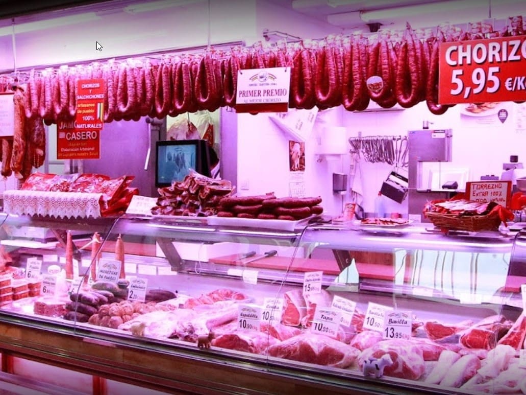 Carnicería Innova meat counter
